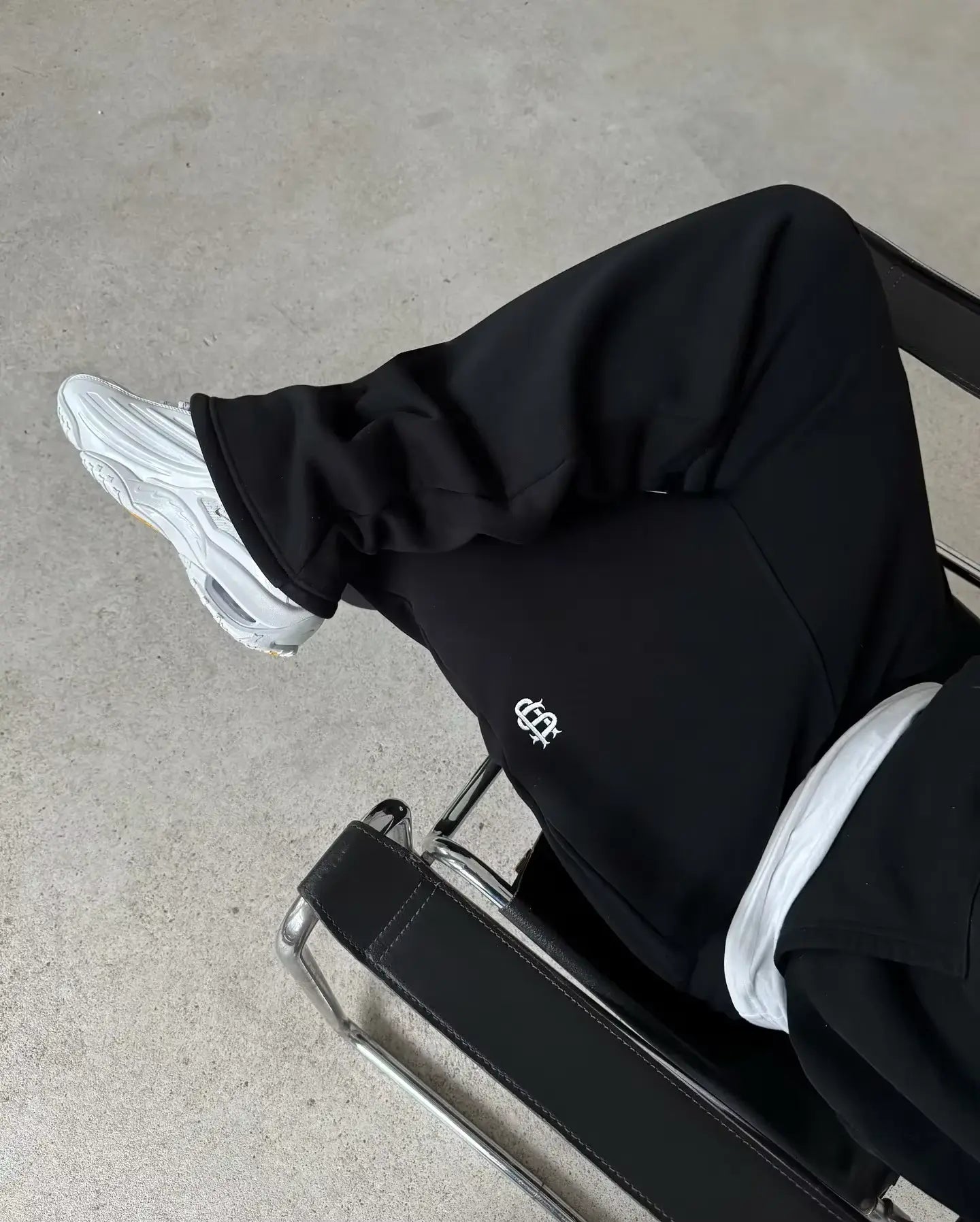 HYPE ZIP JOGGER™